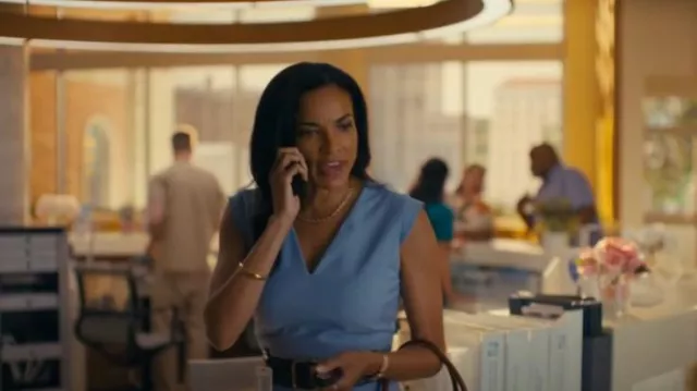 Robe d’affaires moulante du patron portée par le Dr Mary Morstan (Rochelle Aytes) comme on le voit dans Watson (S02E01)