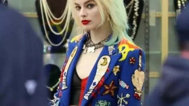Blazer de aves de presa usado por (Harley Quinn Smith) como se ve en Birds of Prey (y la fantástica emancipación de una Harley Quinn)