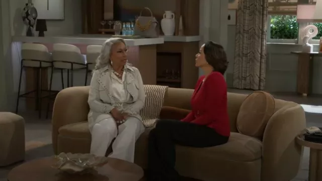 Blazer asimétrico con cremallera frontal de Donna Karan usado por la Dra. Nicole Dupree Richardson (Daphnée Duplaix) como se ve en Beyond the Gates (S01E140)