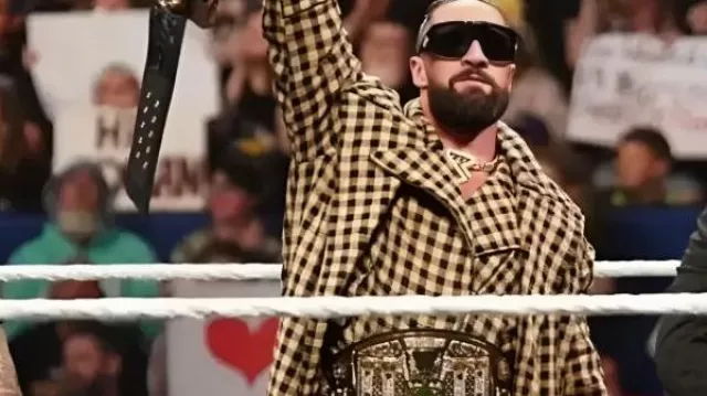 RAW 2025 Trench-coat à carreaux Seth Rollins comme on le voit dans WWE Raw