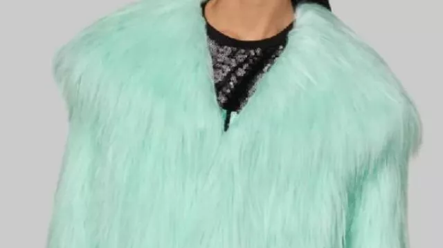 La vie d’une showgirl Manteau en fausse fourrure menthe dans La vie d’une showgirl