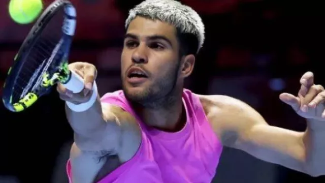 Débardeur rose Six Kings Slam porté par Carlos Alcaraz dans Carlos Alcaraz vs Jannik Sinner - FINALE - MEILLEURS MOMENTS | Six Kings Slam @Netflix 2025