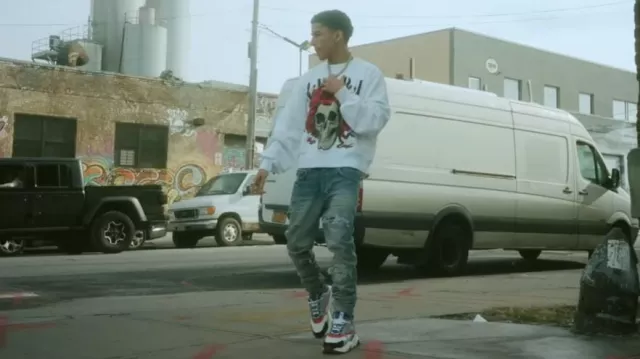 Jeans Amiri Clay Indigo & Blue Bandana MX1 usados por J.I el Príncipe de N.Y en J.I. - R&B Shit (feat. A Boogie Wit Da Hoodie) (Video musical oficial)