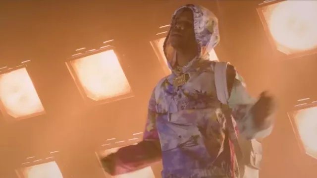 Louis Vuitton Sweat à capuche floral en patchwork bleu clair et rose porté par A Boogie wit da Hoodie dans A Boogie Wit Da Hoodie - Might Not Give Up (feat. Young Thug)
