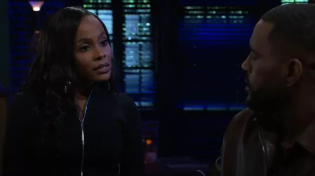 Cardigan Nanushka Izan porté par Hayley Lawson (Marquita Goings) comme on le voit dans Beyond the Gates (S01E150)