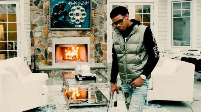 Gilet matelassé oblique Dior vert olive porté par A Boogie wit da Hoodie en A Boogie Wit Da Hoodie - Room Service (Live Performance)