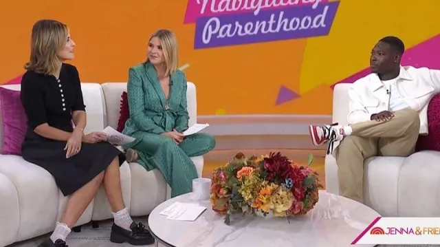 Mocasines de plataforma de cuero vegetariano adornados con cadenas Skyla de Stella McCartney usados por Savannah Guthrie como se ve en Today with Jenna & Friends el 21 de octubre de 2025