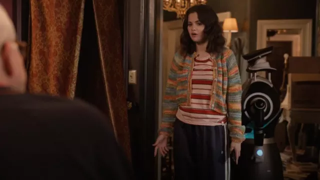 Pantalon de survêtement large à rayures latérales porté par Mabel Mora (Selena Gomez) comme on le voit dans Only Murders in the Building (S05E09)