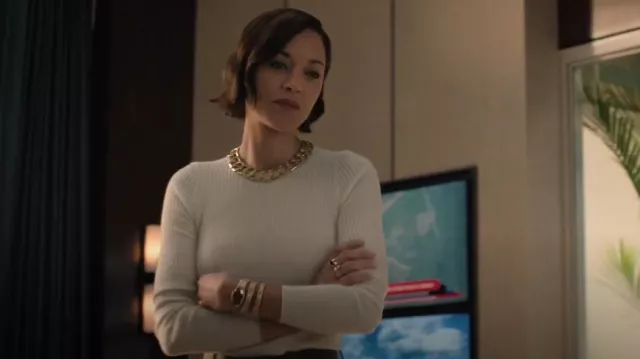 Collar Carlyle de David Yurman en oro amarillo de 18 quilates usado por Celine Dumont (Marion Cotillard) como se ve en The Morning Show (S04E06)