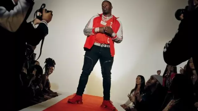 Zapatillas Prada Red Cloudbust Thunder usadas por Blac Youngsta en Moneybagg Yo - 123 feat. Blac Youngsta (Official Music Video) ft. Blac Youngsta