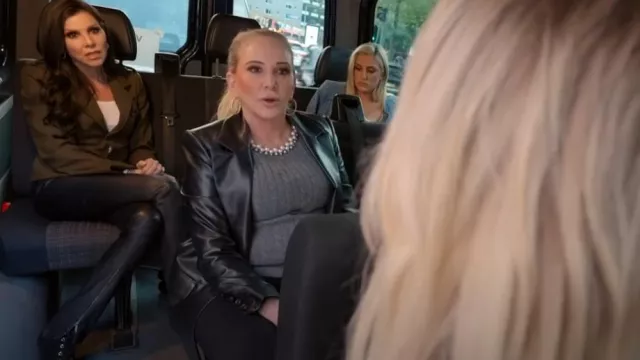 Suéter de punto de cable Sandro usado por Shannon Beador como se ve en The Real Housewives of Orange County (T19E16)