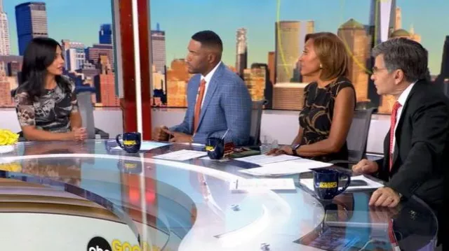 Robe en maille froncée Ganni portée par Tara Narula vue dans Good Morning America le 23 octobre 2025