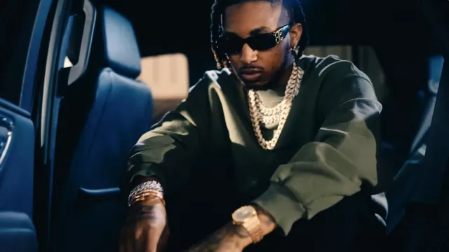 Sweat-shirt Balenciaga vert olive 'Strike 1917' porté par DDG dans DDG - Love Myself ft. Kevin Gates (Clip officiel)