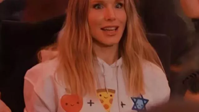 Nobody Wants This White Hoodie worn by Joanne (Kristen Bell) as seen in Nobody Wants This (S02E01)