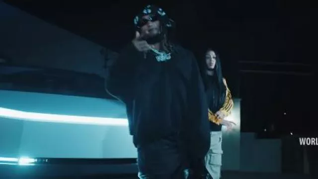 Lunettes de soleil Balenciaga x Under Armour Black Narrow Oval portées par DDG dans DDG & Karrahbooo - Easing Up (Clip Officiel)