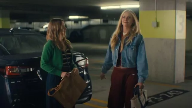 Chaqueta Agolde Palmer usada por Morgan (Justine Lupe) como se ve en Nobody Wants This (S02E02)