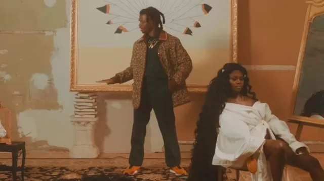 Zapatillas Prada Orange Suede Milano 70 usadas por Denzel Curry en Denzel Curry - RICKY