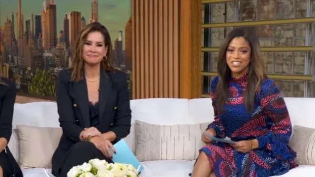 Vestido con volantes Saloni Isa usado por Morgan Norwood como se ve en Good Morning America el 27 de octubre de 2025