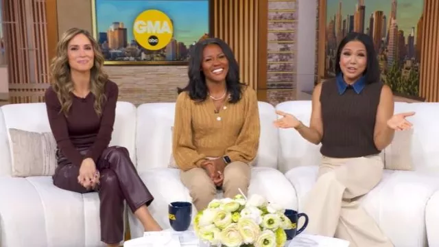 Suéter con botones en la parte delantera de Ronny Kobo Collective usado por Janai Norman como se ve en Good Morning America el 28 de octubre de 2025