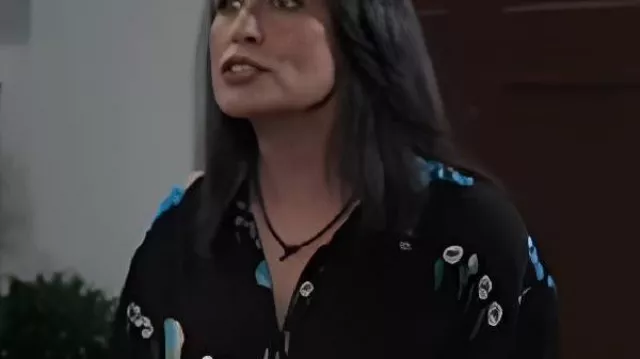 Rena Sofer General Hospital 2025 Chemise à fleurs abstraites noires