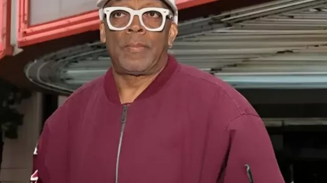 Chaqueta del Festival de Cine de Savannah de Spike Lee (Spike Lee) como se ve en el Festival