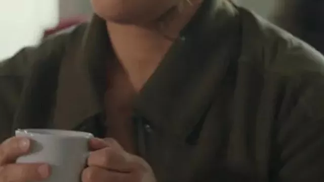 Mi vida con los Walter Boys Chaqueta verde de Tara Jacobs usada por Tara Jacobs (Ashley Holliday Tavares) en Mi vida con los Walter Boys (T01)