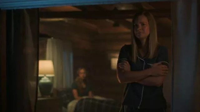 Pyjama shortie Nordstrom Rack Tranquility porté par Jen McMurtry (Lisa Durupt) tel qu’on le voit dans Heartland (S19E04)