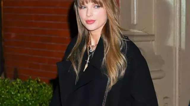 Abrigo Taylor Swift NYC de Taylor Swift en Taylor Swift y Gigi Hadid disfrutan de una noche elegante en Nueva York