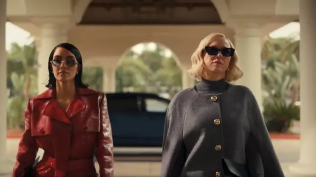 Carolina Herrera Pull en soie de laine à col roulé porté par Liberty Ronson (Naomi Watts) comme on le voit dans All’s Fair (S01E01)