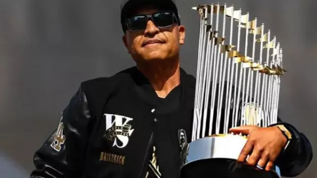 Dave Roberts Dodgers World Series Championship Parade Jacket de Dave Roberts dans la MLB World Series 2016