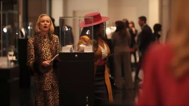 Valentino Leopard Print Wool Midi Skirt worn by Liberty Ronson (Naomi Watts) as seen in All's Fair (S01E02)