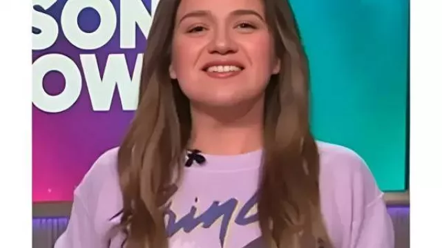 The Kelly Clarkson Show 2025 Kelly Clarkson Bird Print Sweatshirt worn by Self - Host (Kelly Clarkson) in The Kelly Clarkson Show (S06)