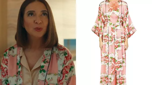 Loot S3 Maya Rudolph Rose Print Pink Robe portée par Molly Novak (Maya Rudolph) dans Loot (S02)