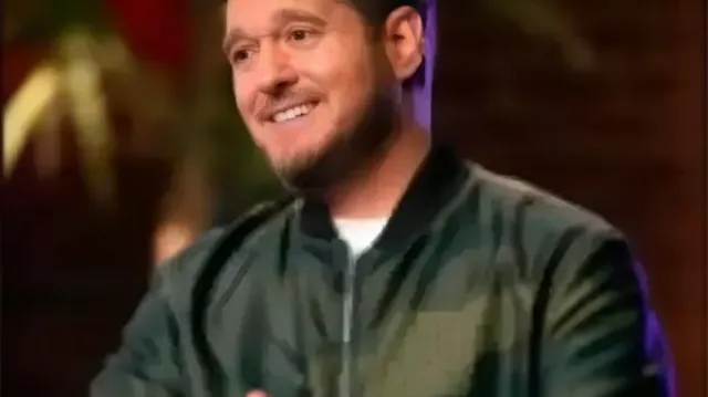 Blouson aviateur Michael Buble Camo S28 de The Voice porté par Michael Bublé comme on le voit dans The Voice