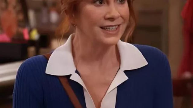 Happy’s Place Reba McEntire Pull bleu en tricot côtelé porté par Reba McEntire dans Happy’s Place
