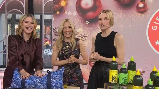 Ann Taylor Le pantalon évasé à fermeture éclair latérale porté par Chassie Post comme on le voit dans Today le 10 novembre 2025