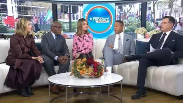 Tuckernuck Winetasting Satin Mischa Slip Skirt portée par Jenna Bush Hager comme on le voit dans Today le 10 novembre 2025