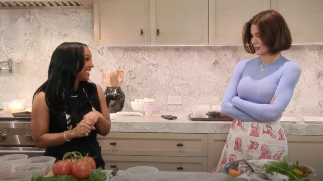 Dolly Parton Dolly Apron worn by Khloé Kardashian as seen in The Kardashians (S07E02)