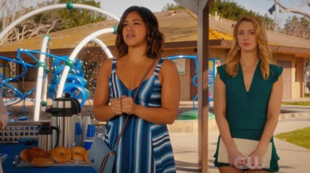The striped dress blue and white BCBGeneration Jane Villanueva (Gina Rodriguez) in Jane the virgin (S03E14)