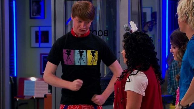 The t shirt retro camera pop art to Dez (Calum Worthy) in Austin & Ally