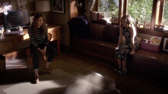 Sneakers patterned to Aria in Pretty Little Liars