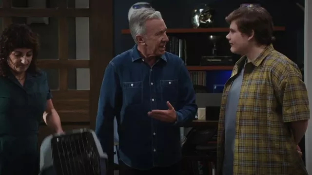 Faherty Tried & True Chambray Long Sleeve Woven Shirt worn by Matt Parker (Tim Allen) as seen in Shifting Gears (S02E04)