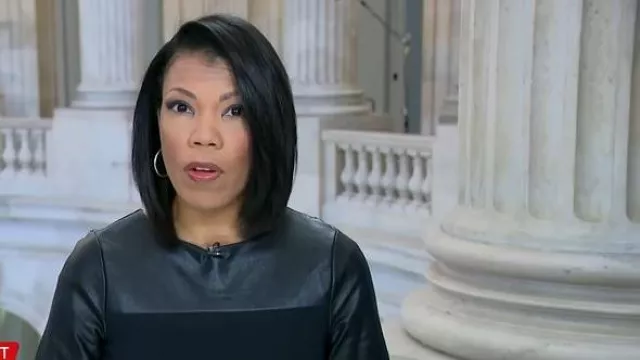 Ann Taylor Robe Ponte Shift à empiècement en similicuir portée par Nikole Killion telle qu’elle a été vue dans CBS Mornings le 11 novembre 2025