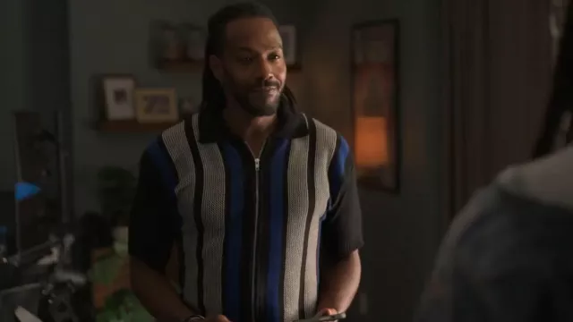Polo Junior de punto con cremallera de Deva States que lleva Lewis Stewart (McKinley Freeman) como se ve en Reasonable Doubt (S03E10)