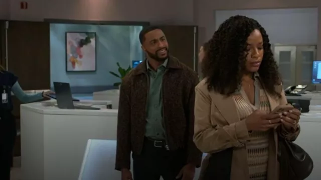 Zara Fringed Bucket Brown worn by Naomi (Arielle Prepetit) as seen in Beyond the Gates (S01E163)