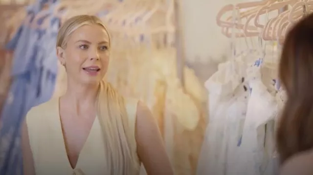 Robe mini sans manches jaune JessaKae portée par Whitney Leavitt telle que vue dans The Secret Lives of Mormon Wives (S03E02)