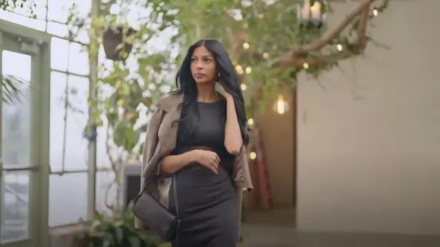 Sacoche de selle en cuir Hobo Pugtay portée par (Layla Taylor) telle que vue dans Les Vies secrètes des épouses mormones (S03E04)