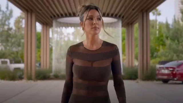 Robe habillée Fera Fishtail de Norma Kamali portée par Alex Hall, telle que vue dans Selling The OC (S04E08)