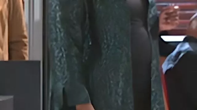 Veste fleurie verte portée par Dani Dupree (Karla Cheatham Mosley) dans Beyond the Gates