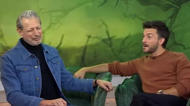 Chaqueta vaquera Gabriela Hearst Barry Slim-Fit llevada por Jeff Goldblum tal y como se ve en Today the November 19 de 2025